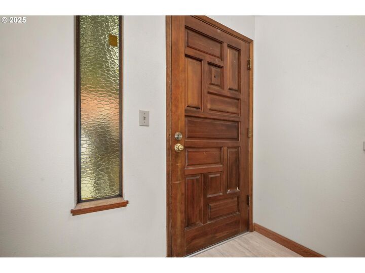 Property Photo: 2802 Treetop Ln OR 97068