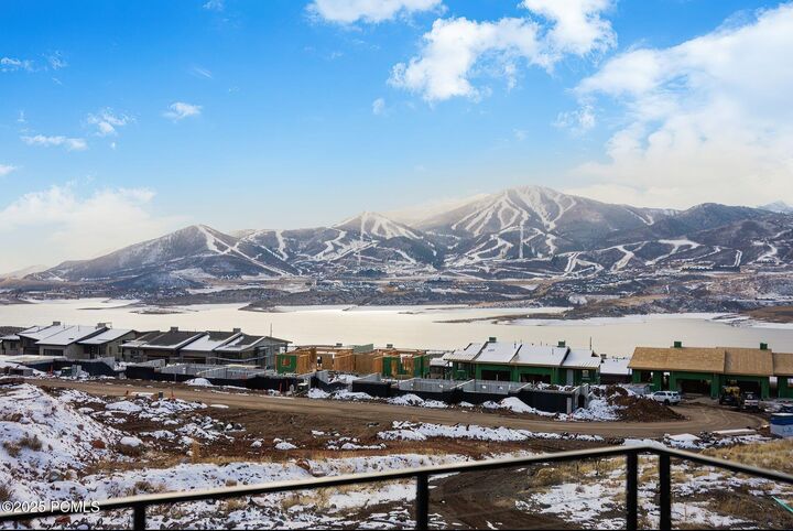 Property Photo:  674 E Silver Hill Loop  UT 84036 