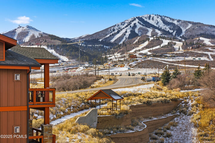 Property Photo: 1288 Deer Park Circle 302 UT 84032