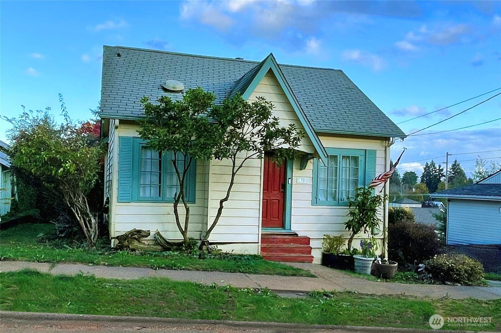 Property Photo:  1318  Marguerite Avenue  WA 98337 