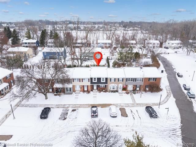 Property Photo: 41272 Lehigh Court MI 48167