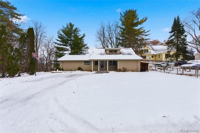 Property Photo:  6290 Briggs Lake Drive  MI 48116 