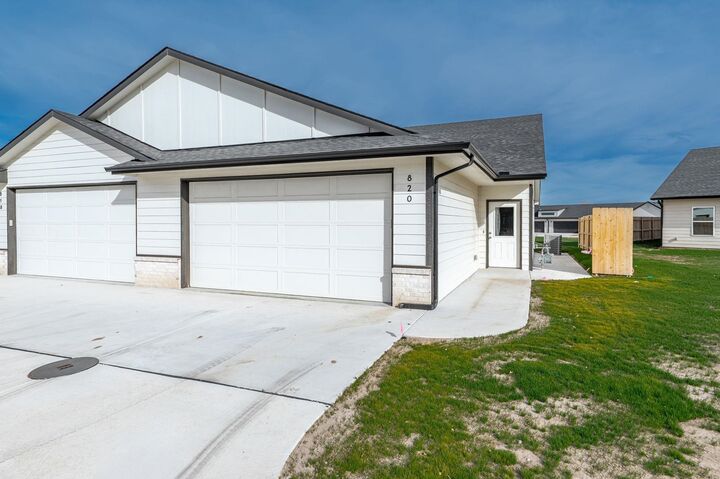 Property Photo:  820 S Jay St  KS 67147-8948 