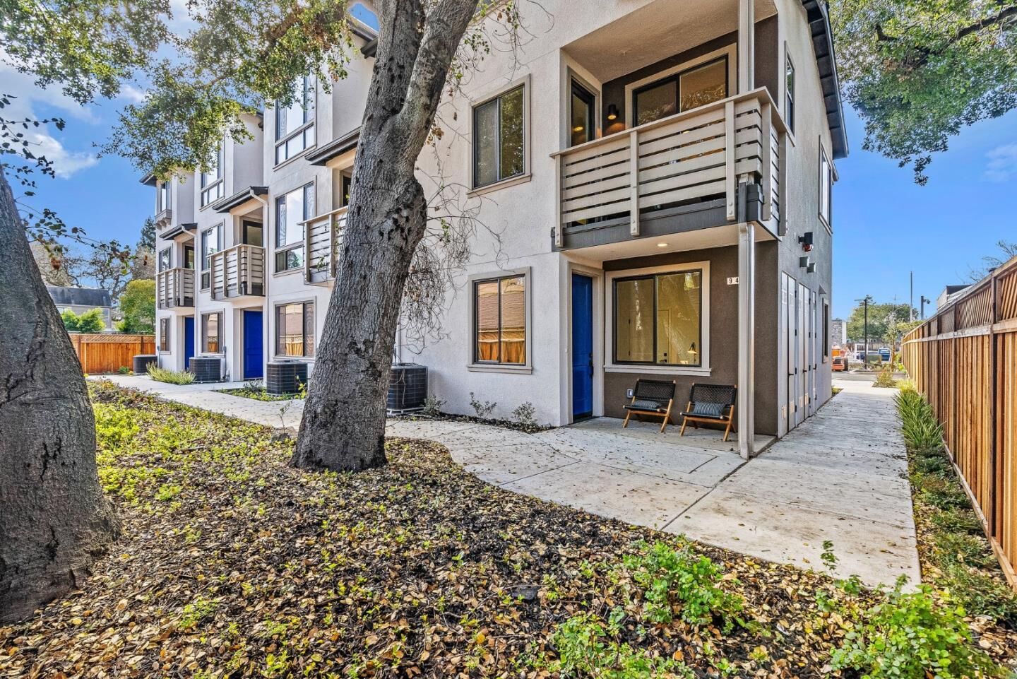 Property Photo: 943 Woodside Road CA 94061