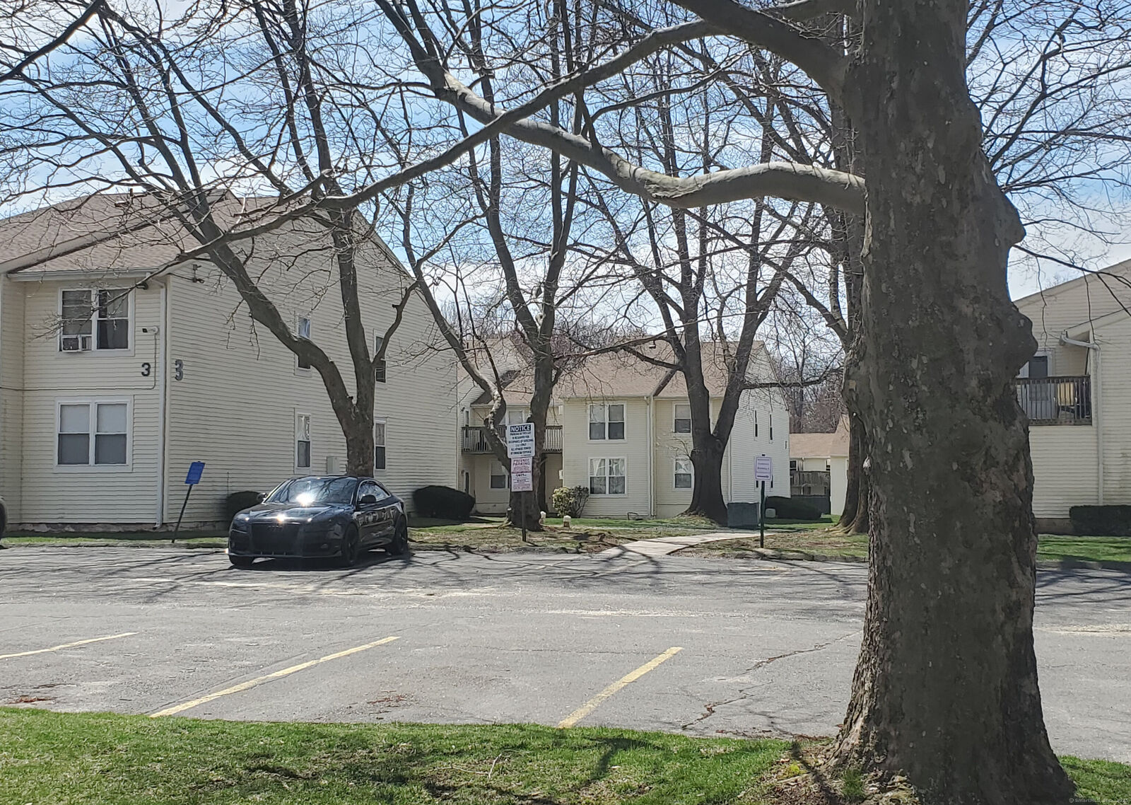 Property Photo: 949 Pleasant Valley Condo Road 5-9 CT 06074