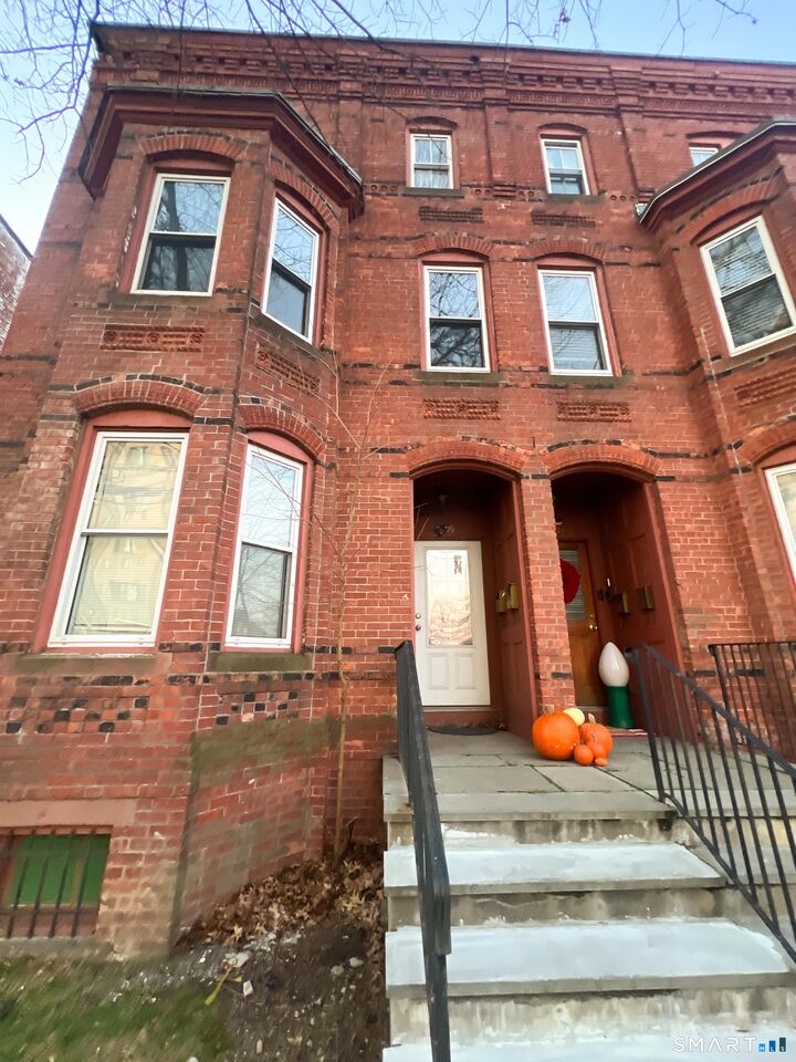 Property Photo:  99 William Street B  CT 06608 