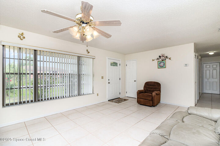 Property Photo: 660 SE Grandeur Street SE FL 32909