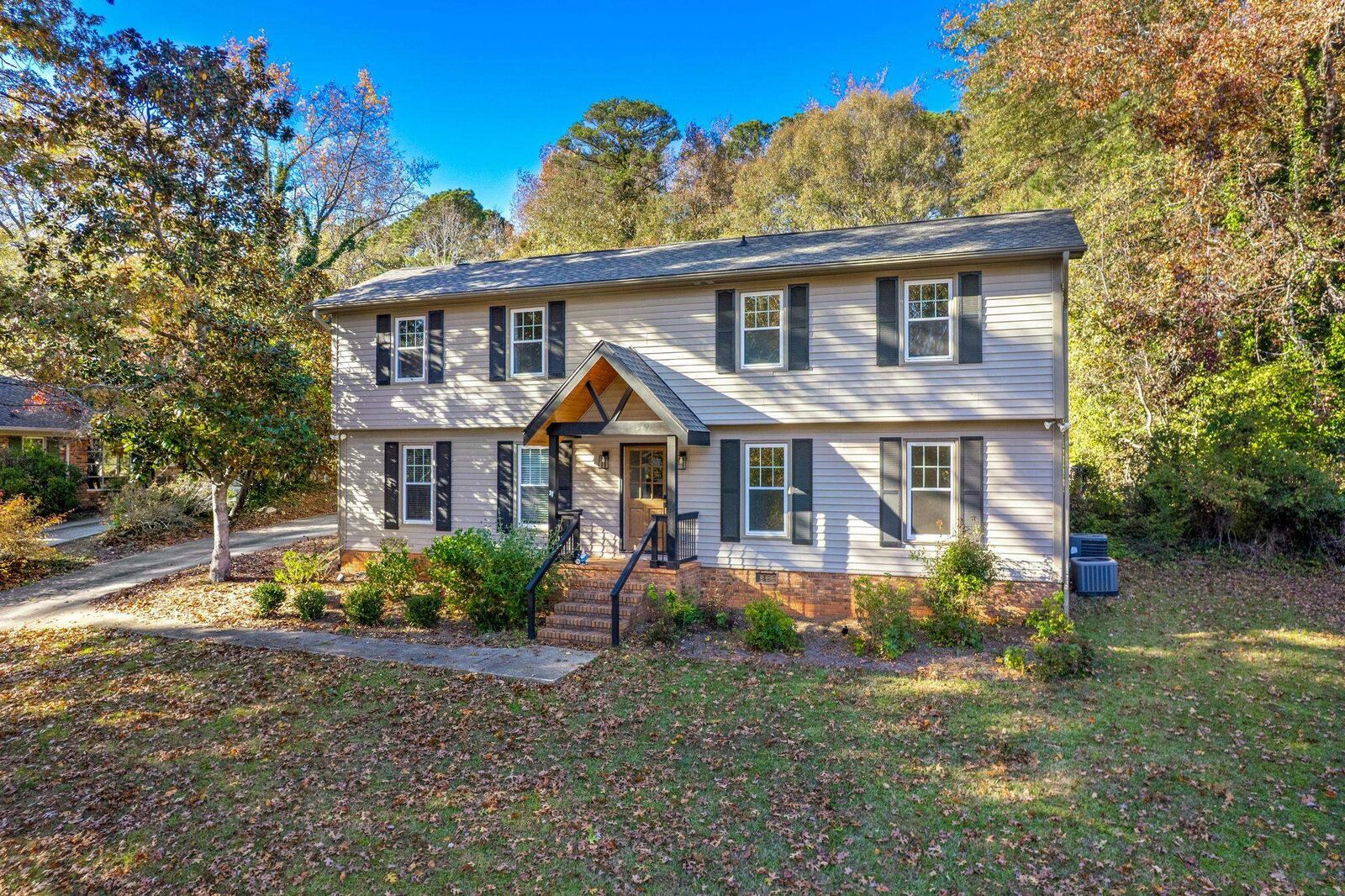 Property Photo: 236 Heathwood Drive SC 29307