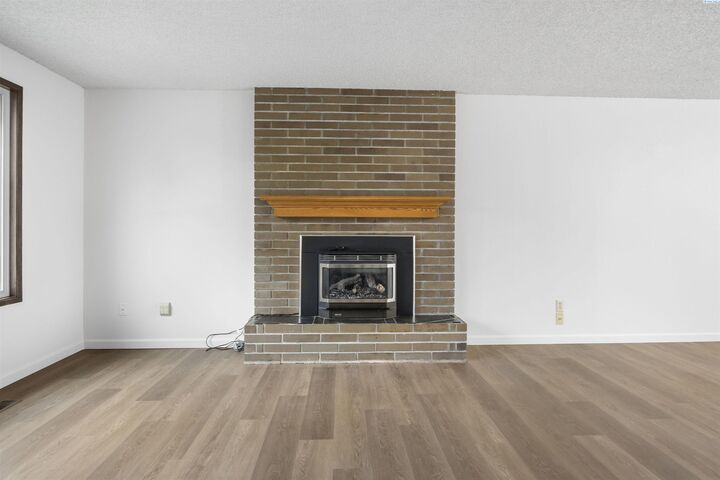 Property Photo: 1912 Dogwood Place WA 99354