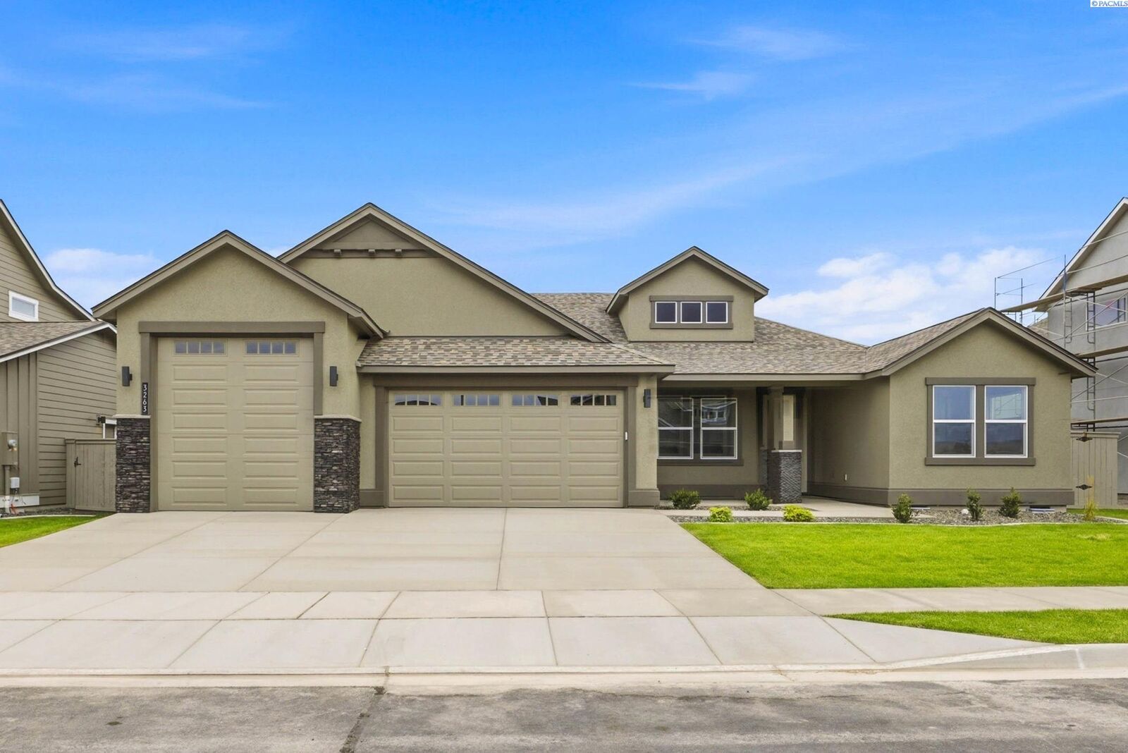 Property Photo:  3263 Emory Ave  WA 99354 