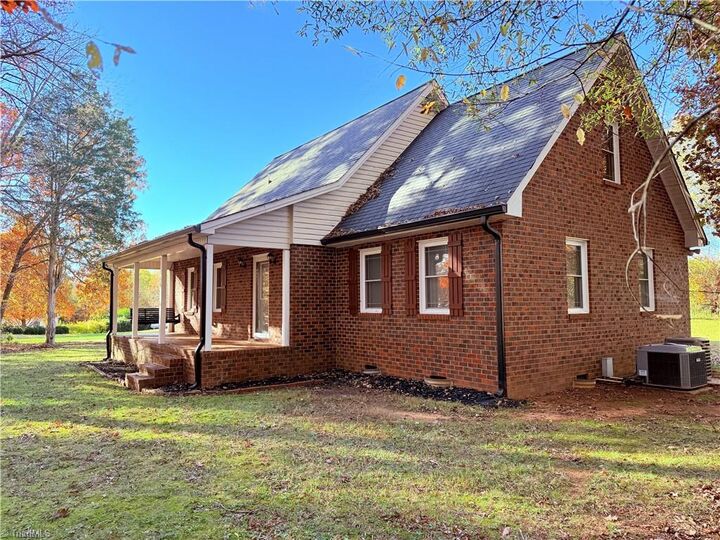 Property Photo: 435 Overland Trail NC 27048