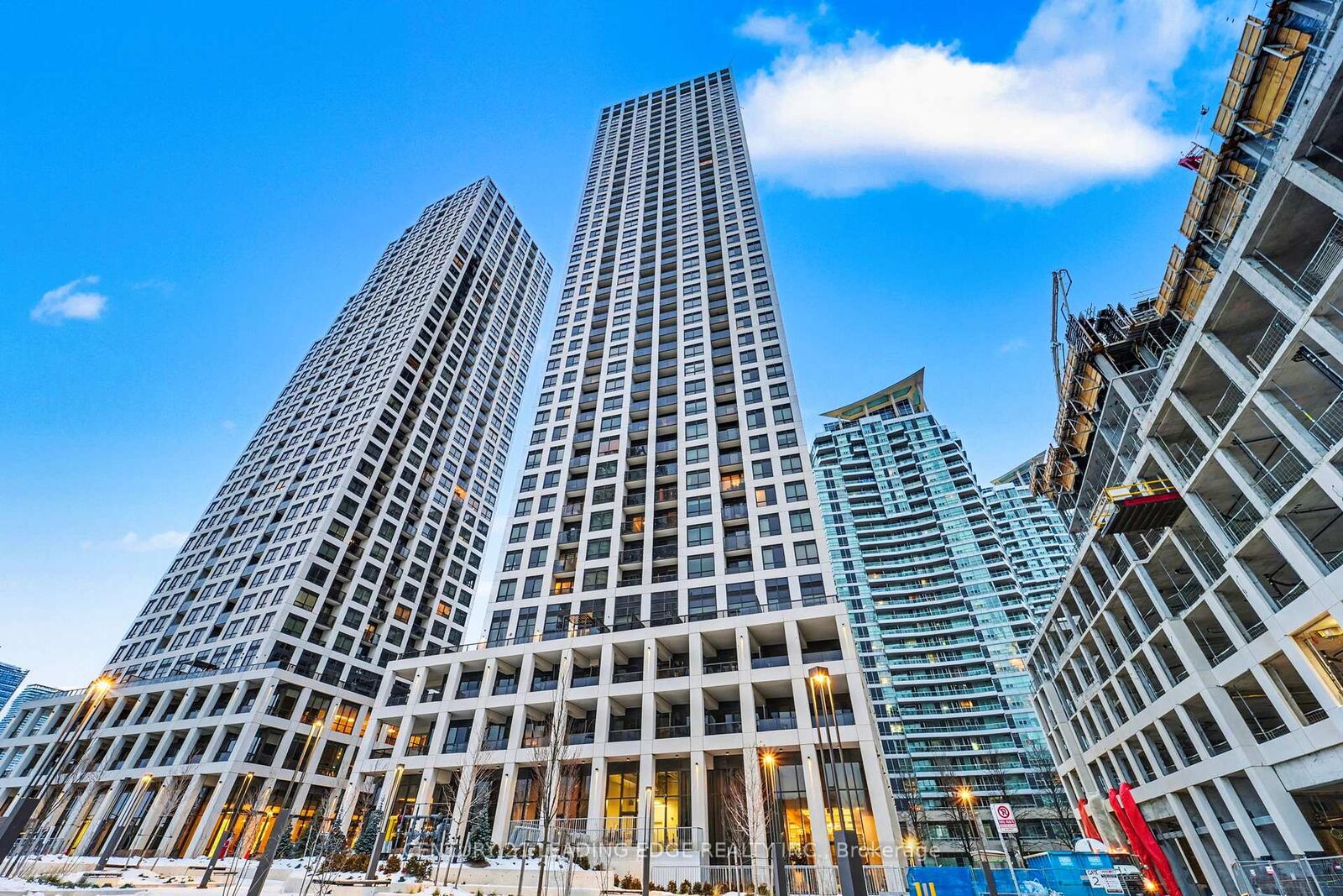 Photo de la propriété:  30 Elm Drive W 3006  ON L5B 0N6 