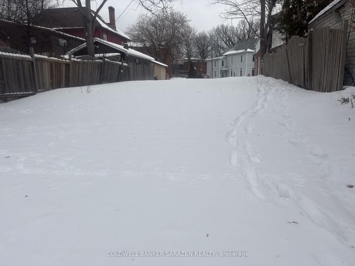 126 Elgin Street W — photo 1