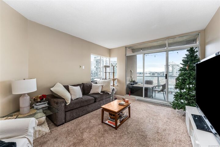 Property Photo:  1020 View St 1004  BC V8V 4Y4 