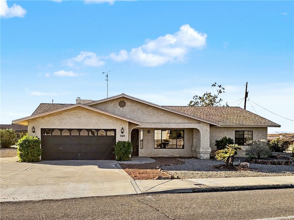 Property Photo: 569 N Acoma Boulevard AZ 86403