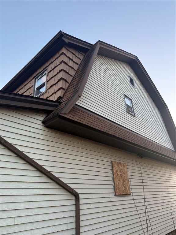 Property Photo:  1614 Kenneth Ave  PA 15068 