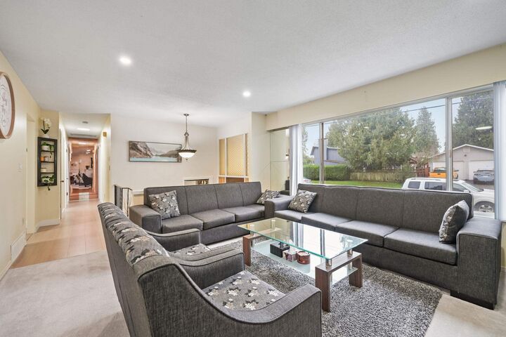 Photo de la propriété: 11735 94A Avenue BC V4C 3S4