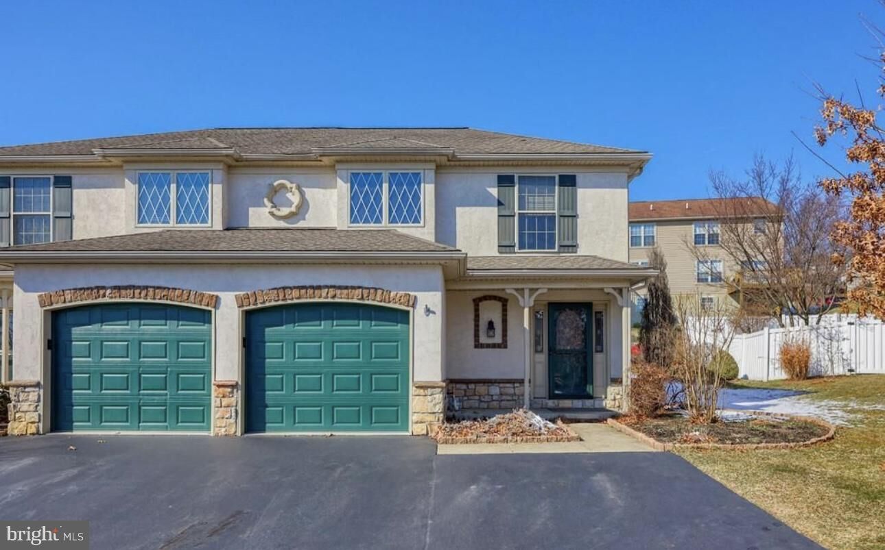 Property Photo:  53 Hawk Lane  PA 17522 