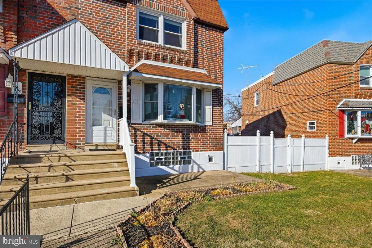 Property Photo:  12530 Nanton Drive  PA 19154 