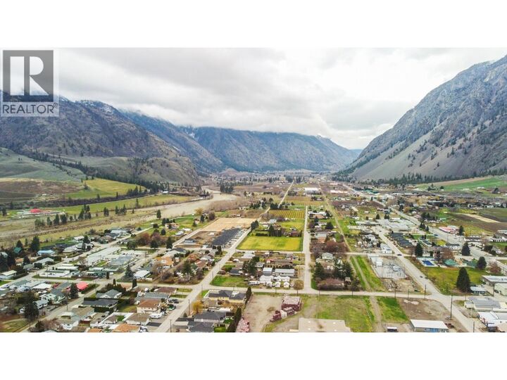 Property Photo: 703 9th Avenue BC V0X 1N3