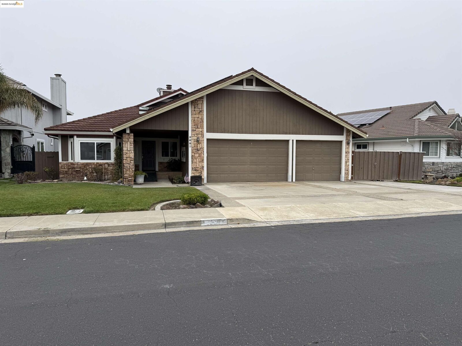 Property Photo:  5681 Starboard Dr  CA 94505 