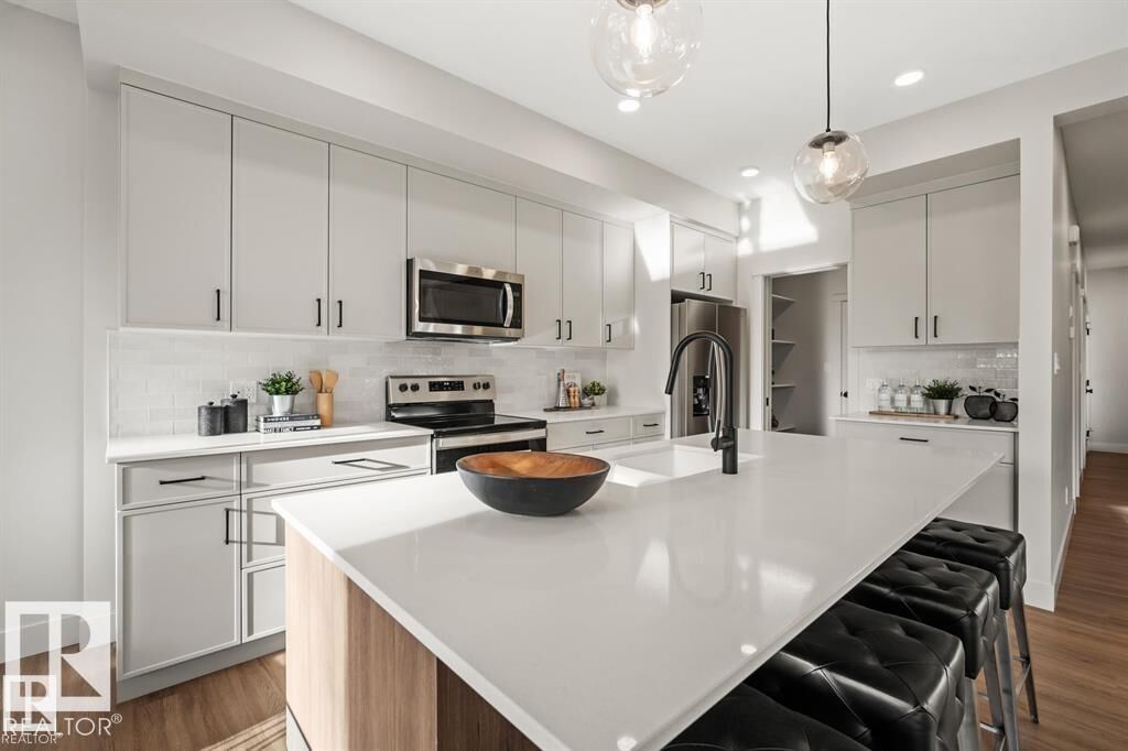 Property Photo:  24 Grayson Green  AB T7Z 0A0 