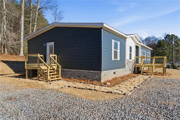 Property Photo: 211 Loving Road GA 30560