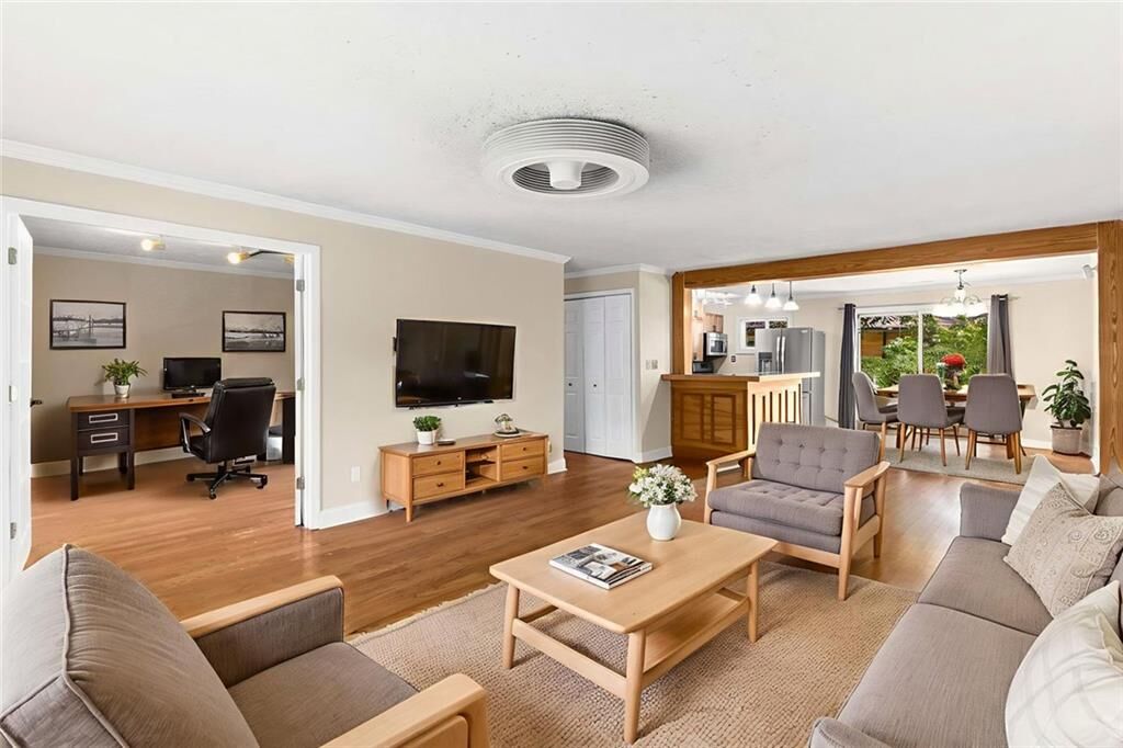 Property Photo:  115 Biscayne Drive NW E3  GA 30309 