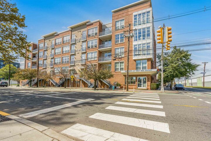 Property Photo:  55 Mallory Ave 69  NJ 07305 