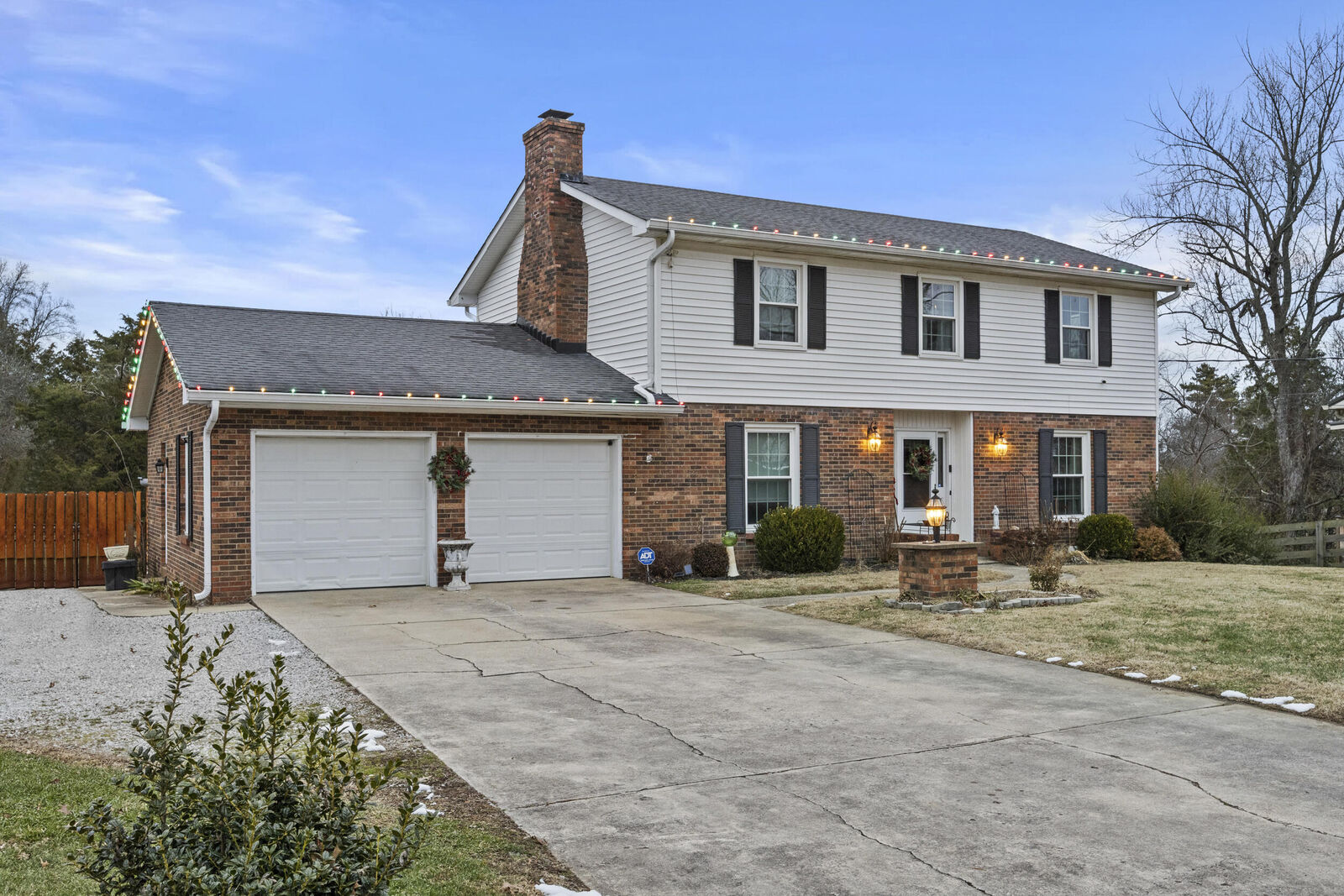 Property Photo:  200 Walnut Hill Drive  KY 40475 