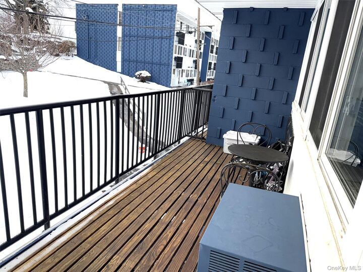 Property Photo:  3 Wyndover Woods Lane 10  NY 10603 