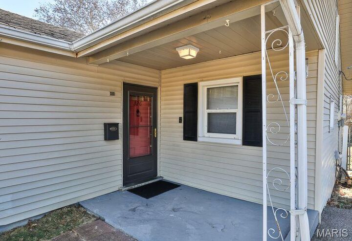 Property Photo: 326 E Glendale Road MO 63119