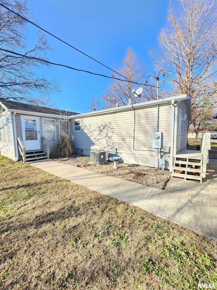 Property Photo: 37 Janet Street IL 62966