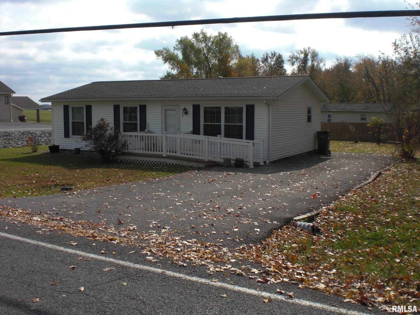 Property Photo: 1109 Marion Street IL 62918
