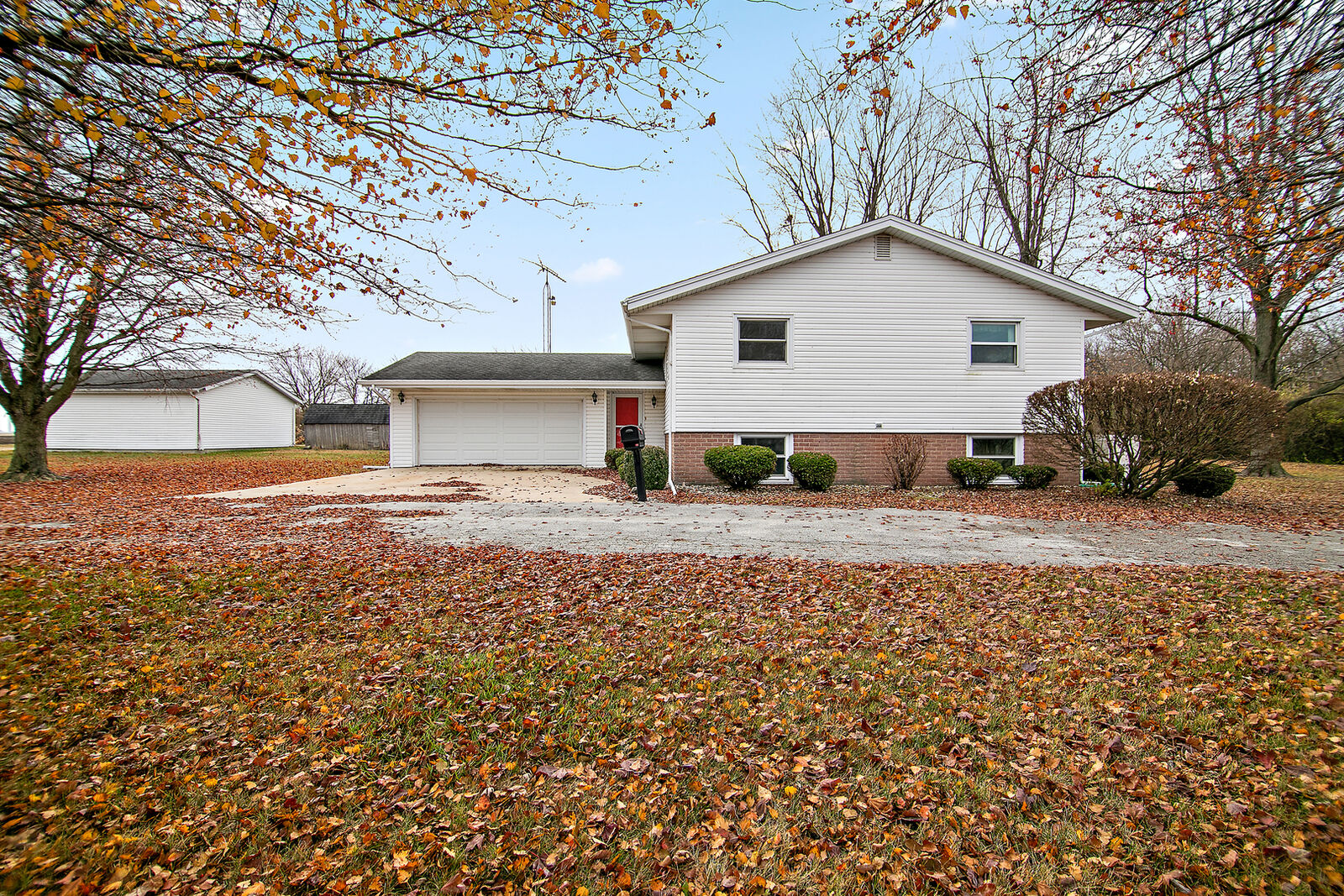 Property Photo: 1745 E 4100N Road IL 60917