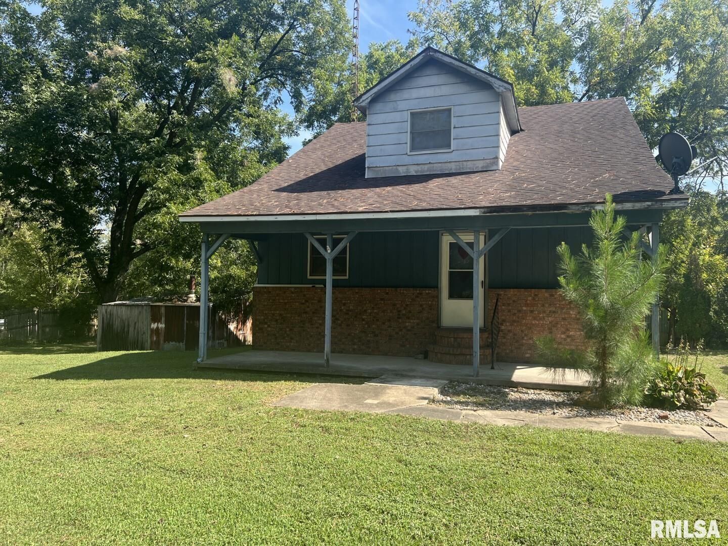 Property Photo:  1514 Russell Road  IL 62896 