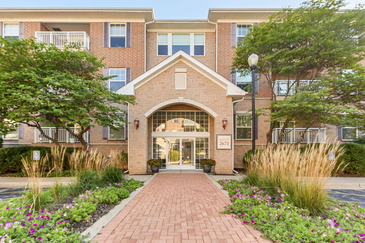 Property Photo:  2671 Stone Circle 208  IL 60134 