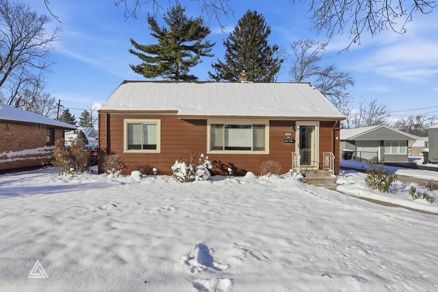Property Photo:  10816 Princess Avenue  IL 60415 