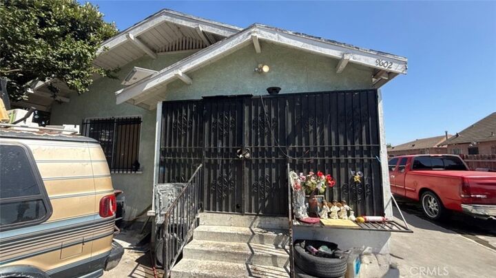 Property Photo: 9602 Holmes Avenue CA 90002