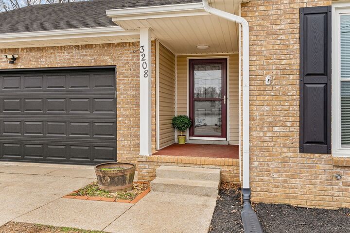Property Photo:  3208 S Senseney Cir S  TN 37042 