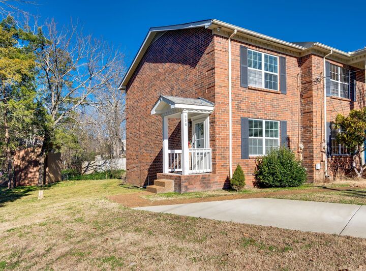 Property Photo:  906 Lauren Ct  TN 37217 