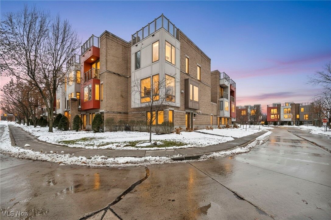 Property Photo:  1399 Slate Court  OH 44118 