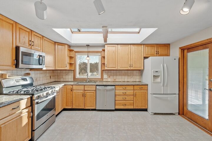 Property Photo: 187 Mill Rd MA 01824