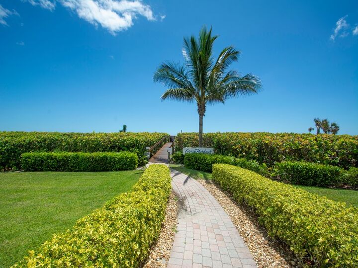 Property Photo: 5167 N Highway A1a 502 FL 34949