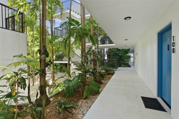 Property Photo:  101 Ocean Lane Dr 108  FL 33149 