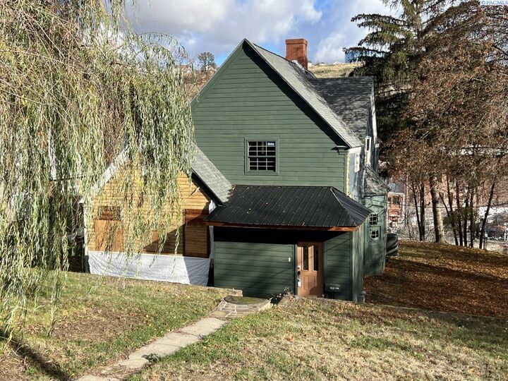 Property Photo:  205 N West Street  WA 99111 