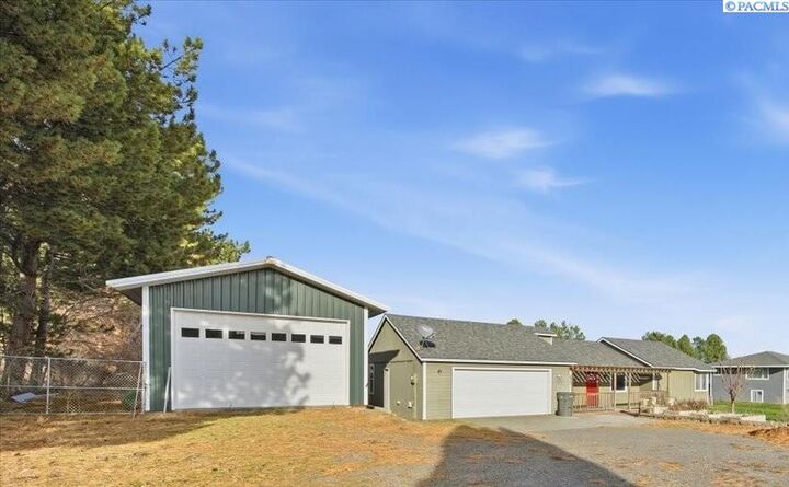 Property Photo: 91804 E 83 Prse WA 99338