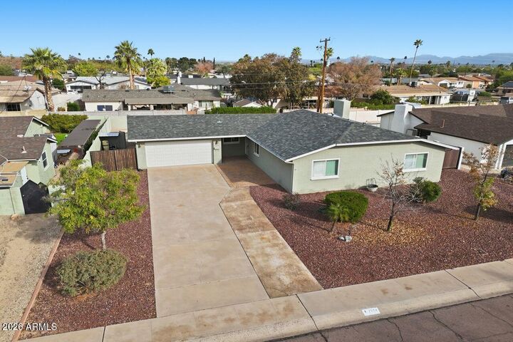 Property Photo: 2934 E Shangri La Road AZ 85028