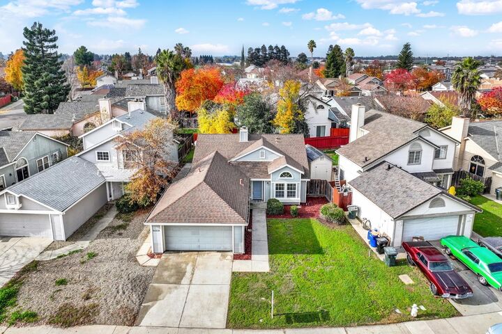 Property Photo: 8609 Valley Rim Way CA 95843