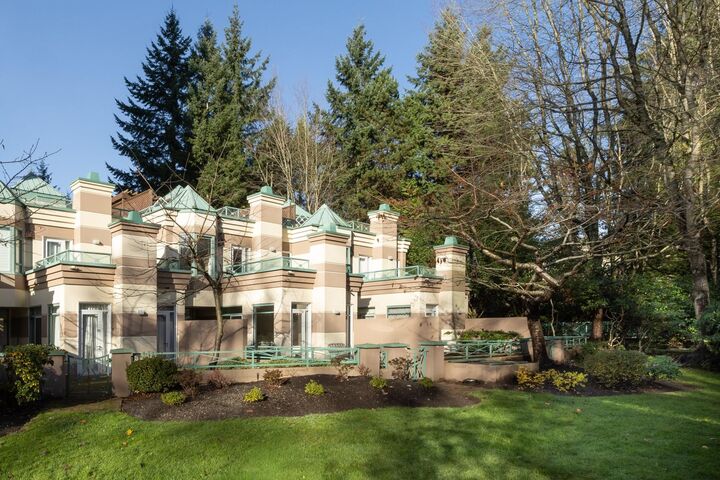 Property Photo:  364 Taylor Way  BC V7T 2Y2 